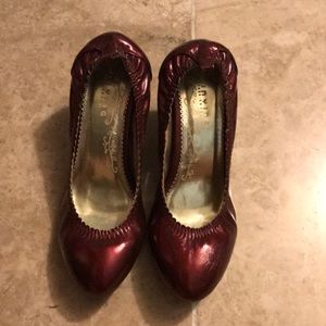 Women pump heel in red color size 7 (Euro 37)